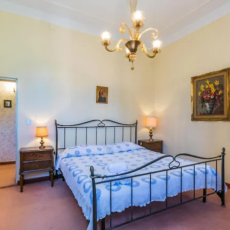 La Guardia Vecchia-1 By Interhome